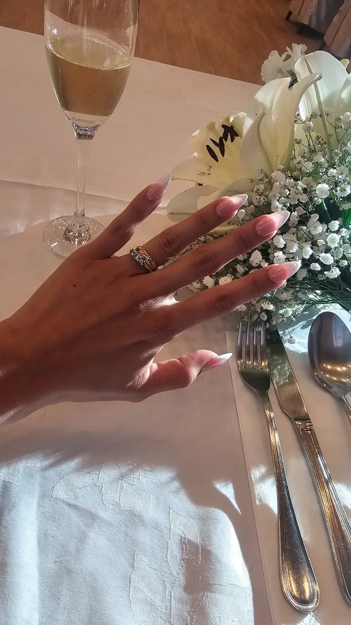 Manicura francesa rosada realizada en Burbujas Nails, Concepción